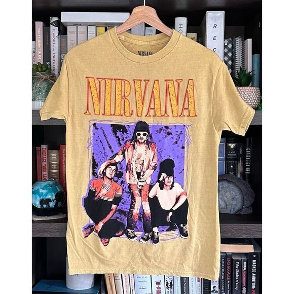 🐿️ NWOT Nirvana Yellow Mineral Wash Graphic Short Sleeve Tee Unisex Small - Picture 1 of 7